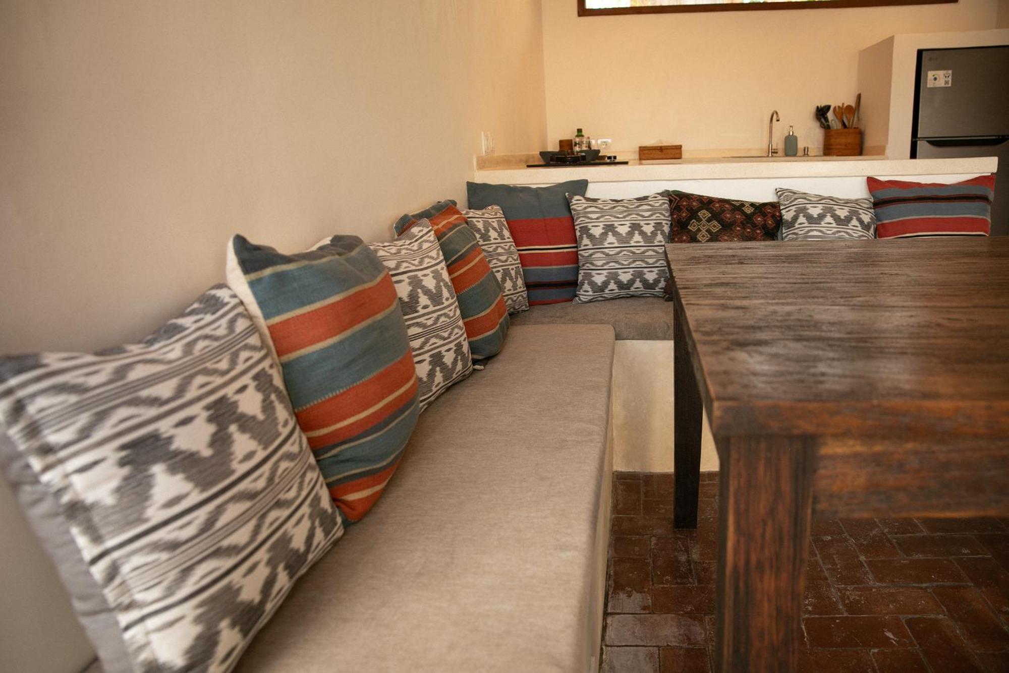 La Kreyiol Bed & Breakfast Uluwatu Eksteriør bilde