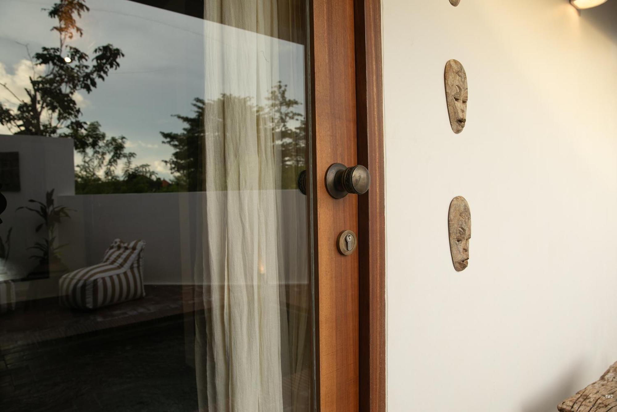 La Kreyiol Bed & Breakfast Uluwatu Eksteriør bilde